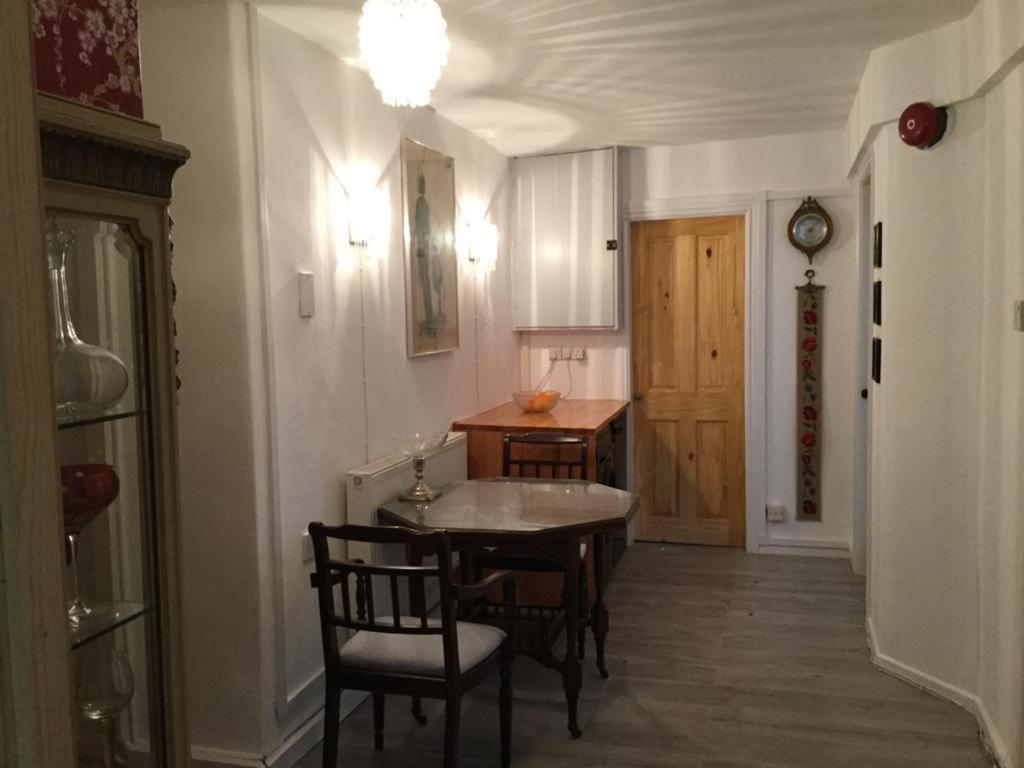 Garden Flat 1 Bed & Breakfast Llandudno Exterior foto