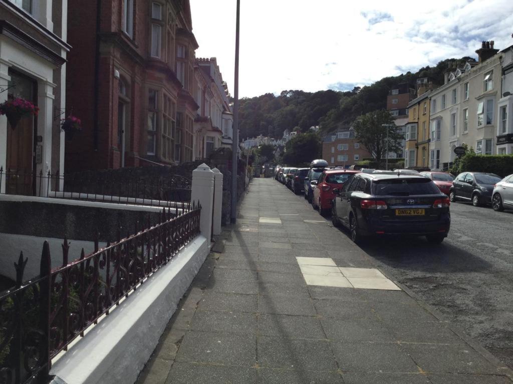 Garden Flat 1 Bed & Breakfast Llandudno Exterior foto